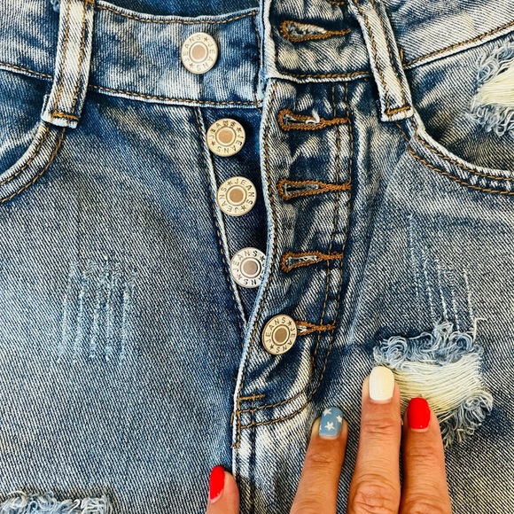 High waisted distressed denim shorts RUNS SMALL - Picture 3 of 3